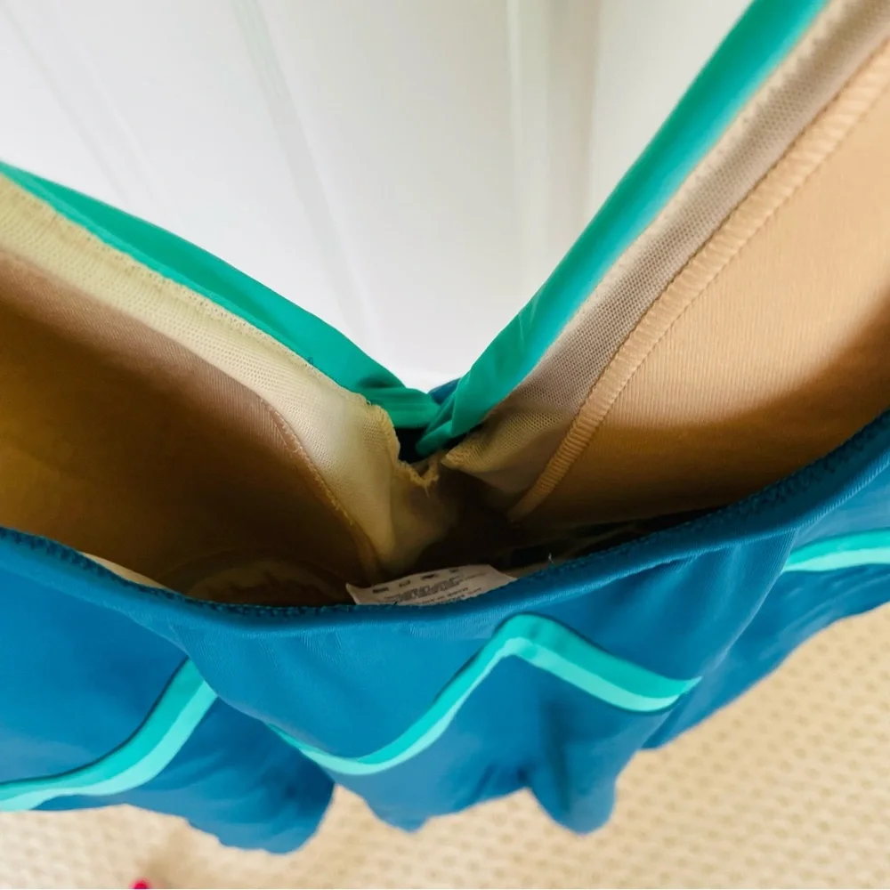 Swimsuit - Picture 4 of 4